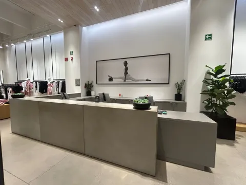 Alo Yoga — imagen 5